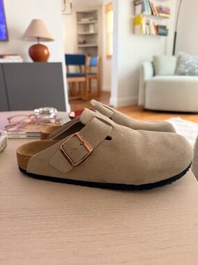 Birkenstock Boston Suede Clog in Taupe